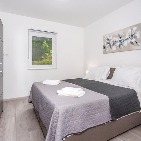 Kvarner Bay 4* - Apartments 1 & 3 里耶卡 外观 照片