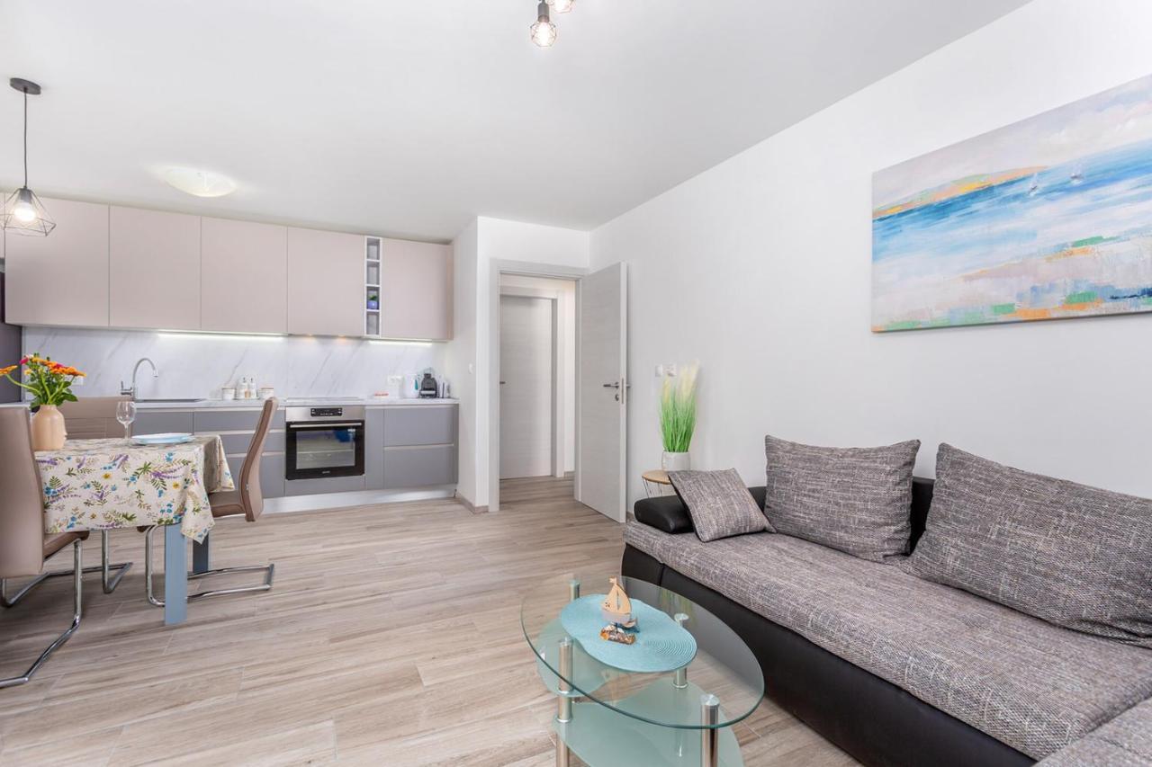 Kvarner Bay 4* - Apartments 1 & 3 里耶卡 外观 照片